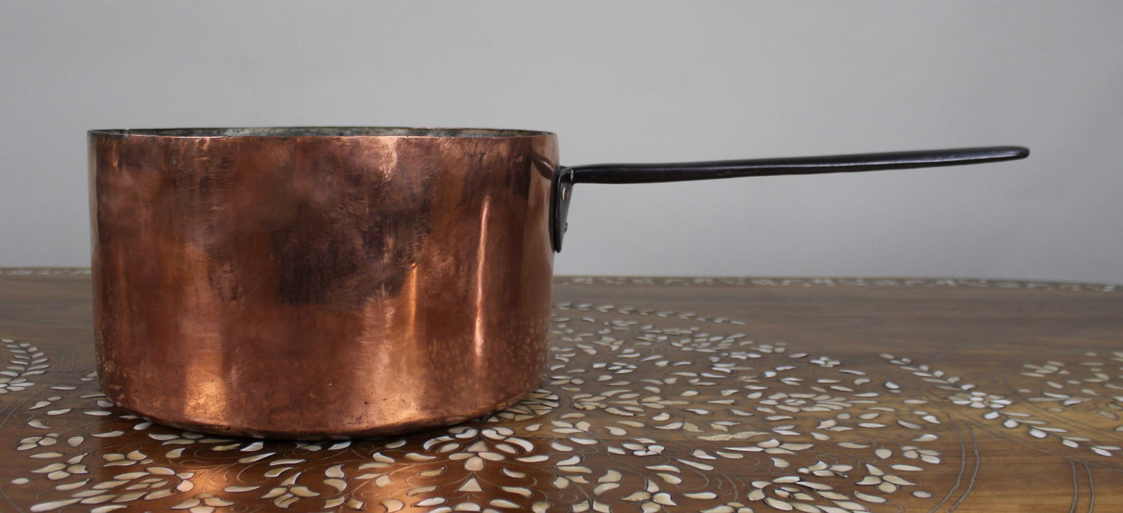 Very Large Georgian Copper Saucepan: Title: Very Large Georgian Copper Saucepan Description: Very Large Georgian Copper Saucepan English, c.1800 A fine and substantial early 19th-century Georgian copper saucepan of unusually large