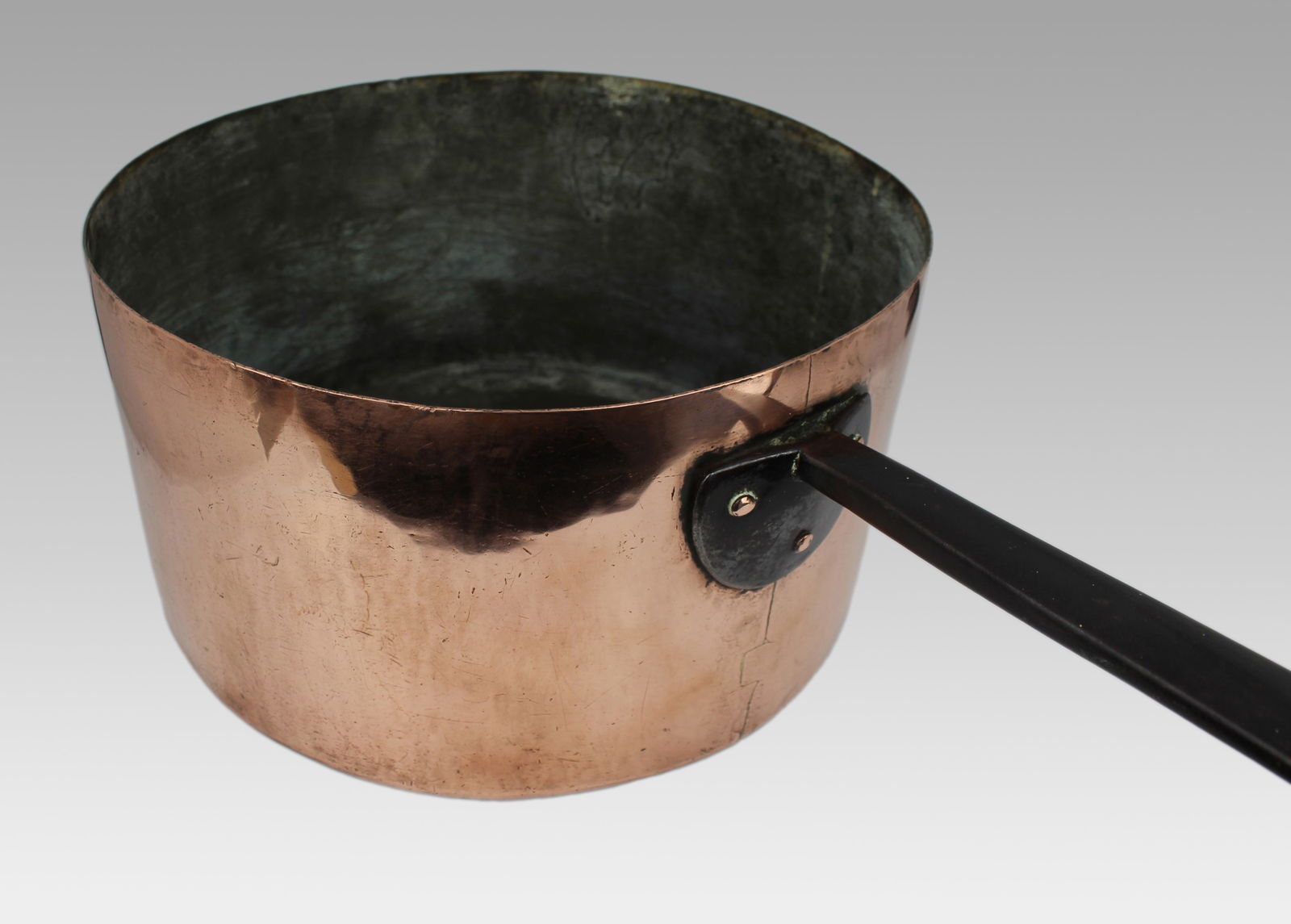 Very Large Georgian Copper Saucepan - 9