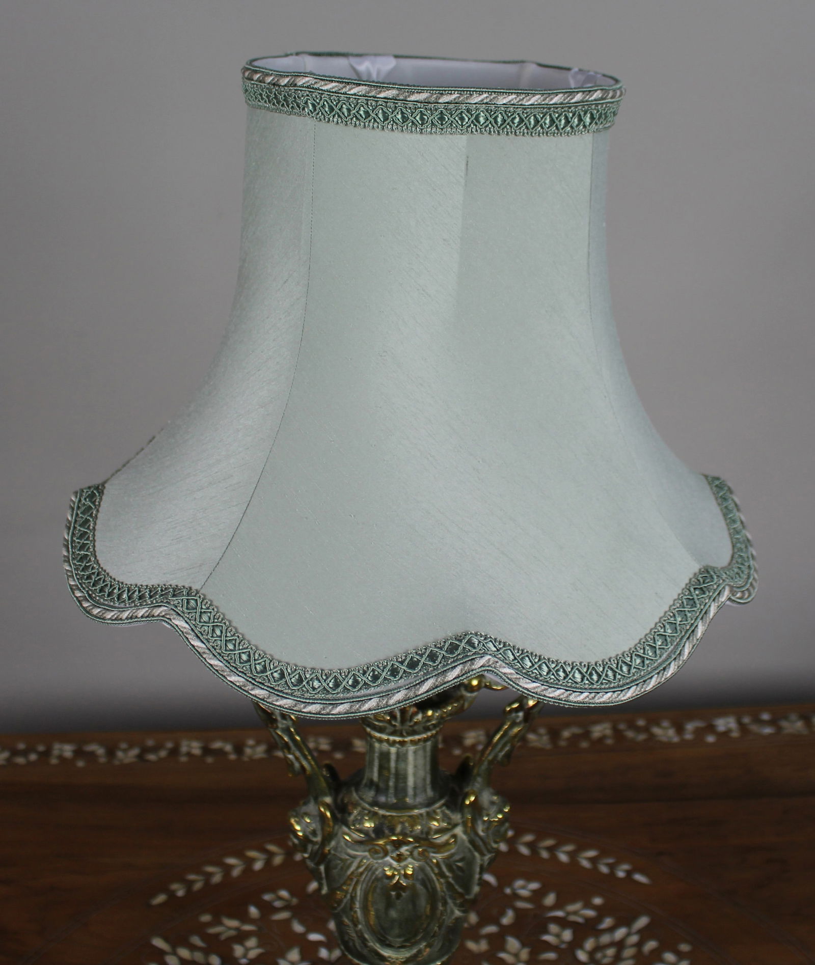 Vintage Decorative Table Lamp with Shade - 7