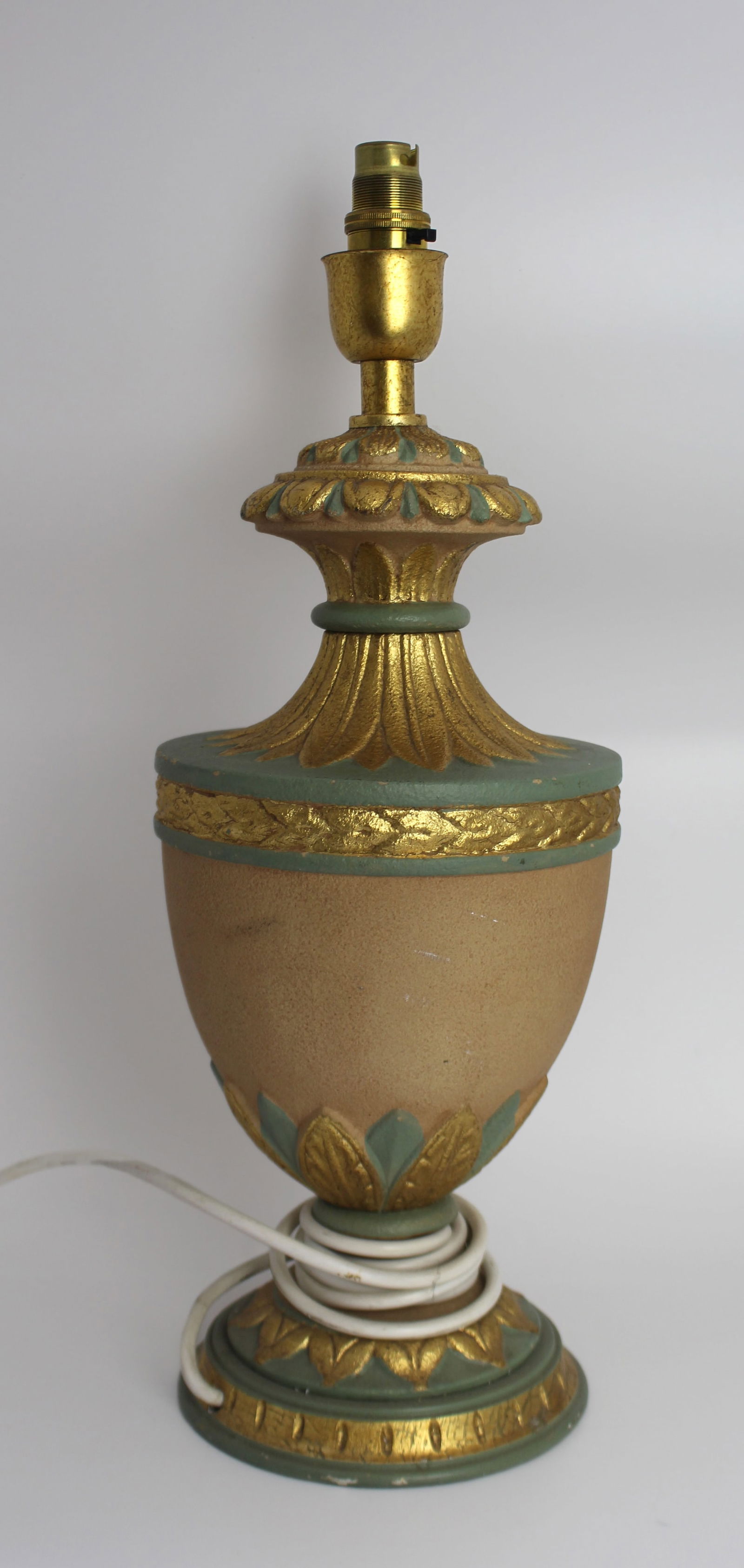 Vintage Decorative Italian Venetian Table Lamp: Title: Vintage Decorative Italian Venetian Table Lamp Description: Vintage Decorative Italian Venetian Table Lamp Late 20th c. Painted & gilded Measures 18 x 18 x 48 (