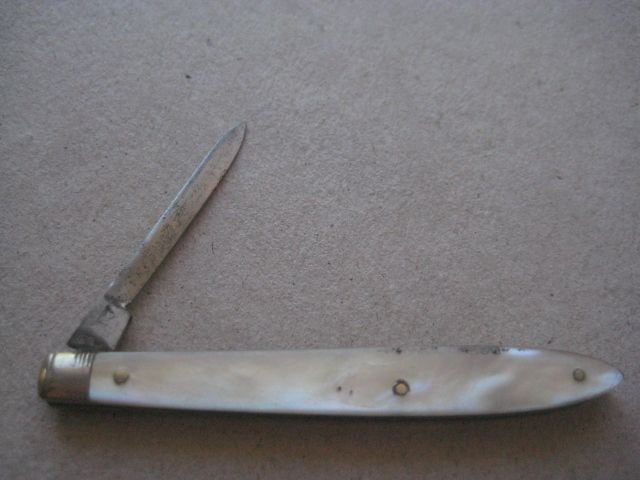 Victorian Mother of Pearl Hafted Steel Bladed Folding Fruit Knife, c1900 - 2