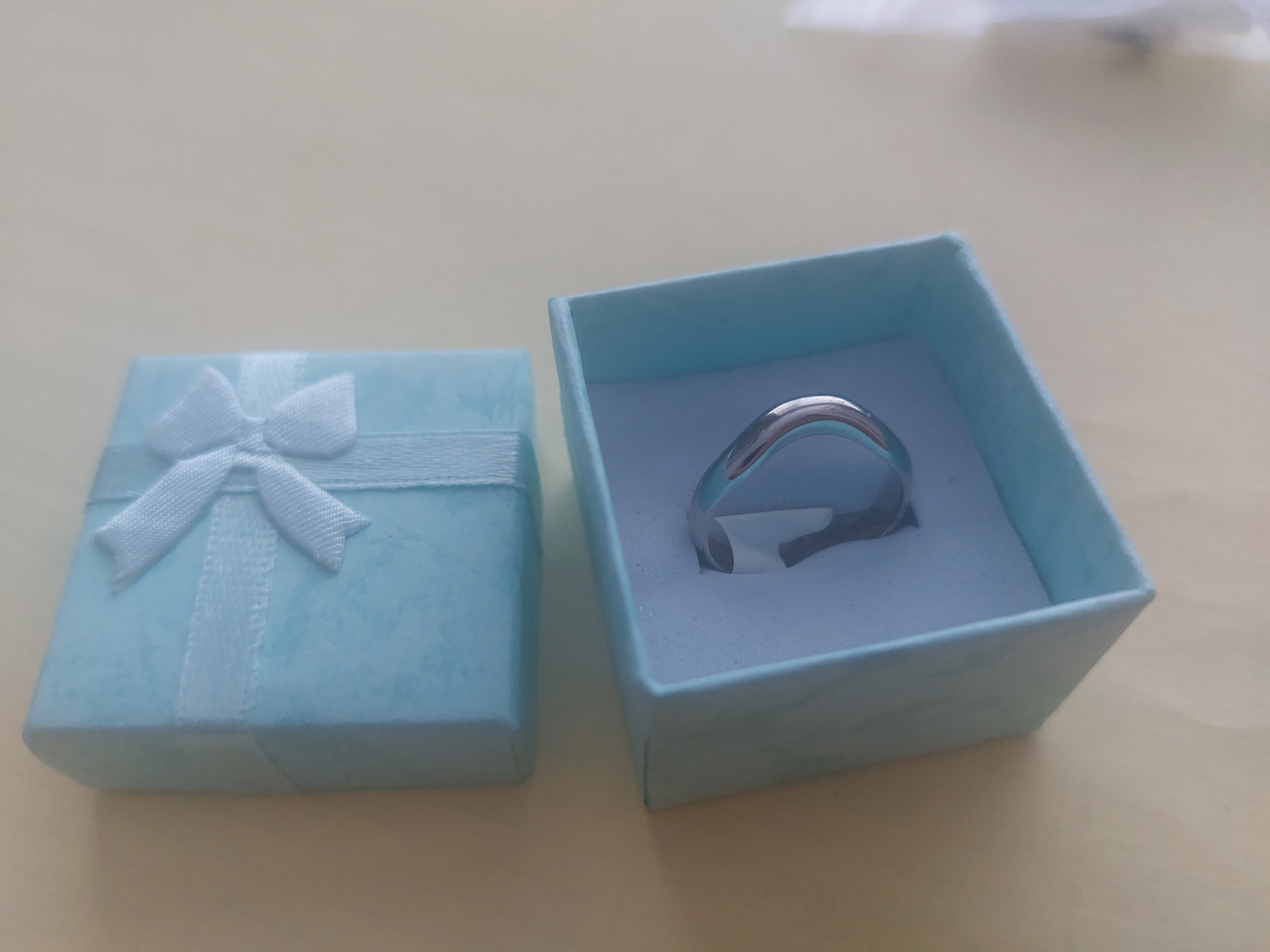 Rhodium Plated Wishbone Style Shaped Wedding/Dress Ring Size O Code 333: Title: Rhodium Plated Wishbone Style Shaped Wedding/Dress Ring Size O Code 333 Description: Rhodium plated wishbone styled shaped wedding/dress ring Ex display ring Condition: New Delivery option: