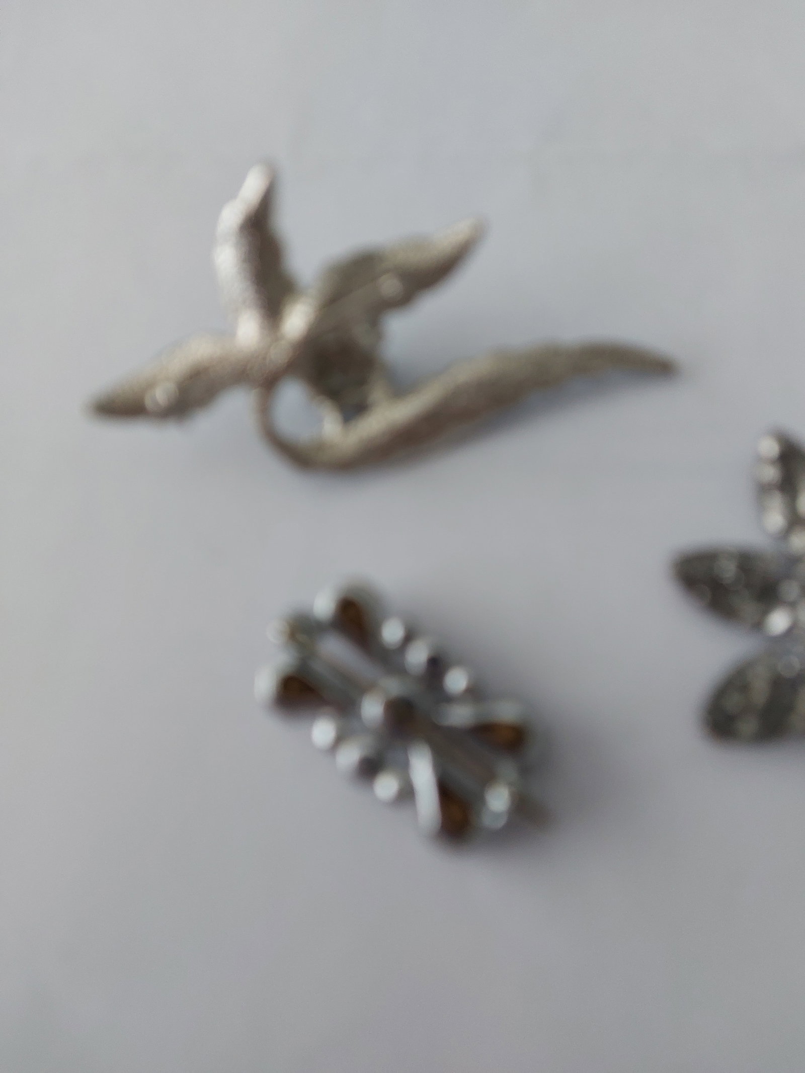 Vintage Brooches x 3 - 7