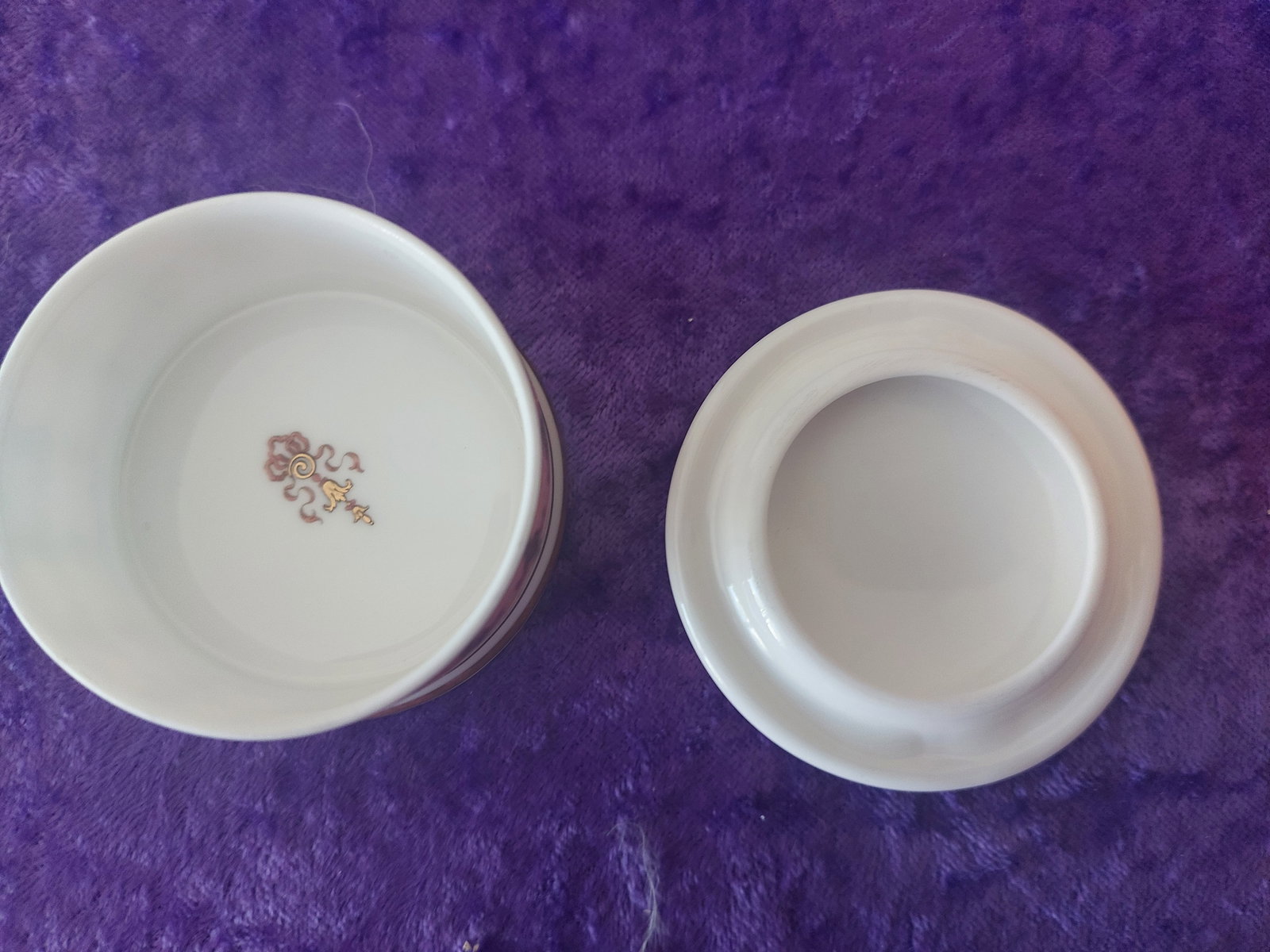 Buckingham Palace Pill Or Trinket Box Limited Edition - 6