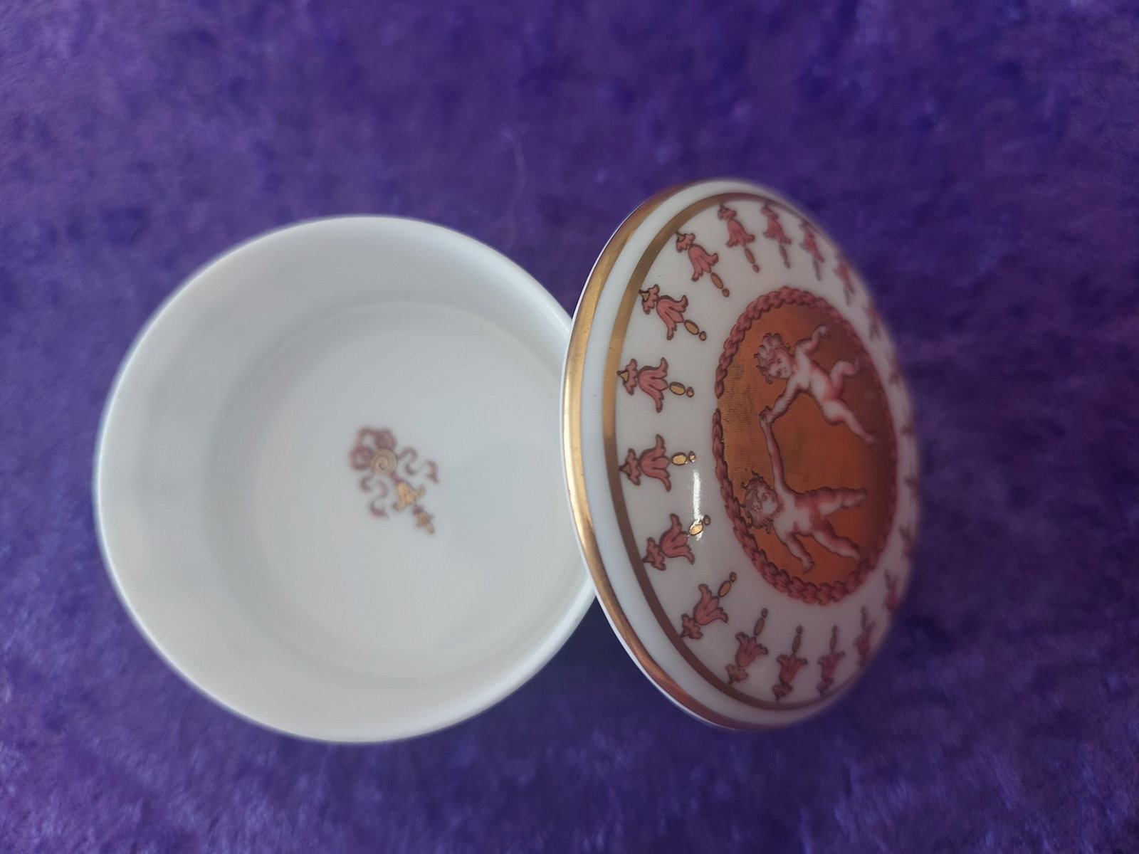 Buckingham Palace Pill Or Trinket Box Limited Edition - 7