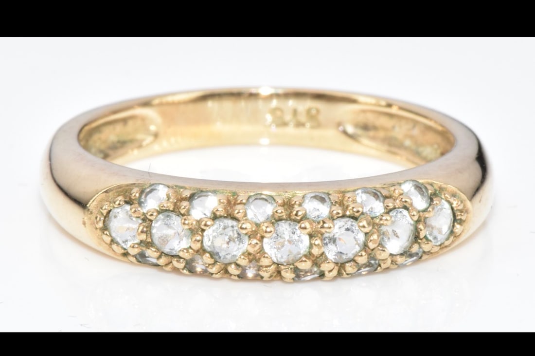 A 9ct Gold Ring Set With Spinel, 2.60g, Size N: Title: A 9ct Gold Ring Set With Spinel, 2.60g, Size N Description: 9 ct gold ring with spinel 2.60 g, size N Delivery - £5 Excellent condition Marked inside Condition: Used