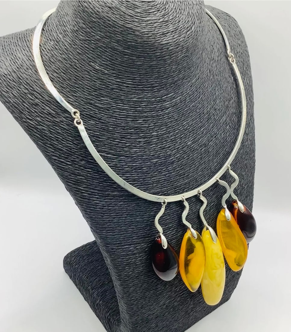 Luxury Artisan Bespoke Unique 925 Silver Amber Pendant Collar Necklace: Title: Luxury Artisan Bespoke Unique 925 Silver Amber Pendant Collar Necklace Description: Luxury Artisan Bespoke Unique 925 Silver Amber Pendant Collar Necklace Add a touch of luxury chic