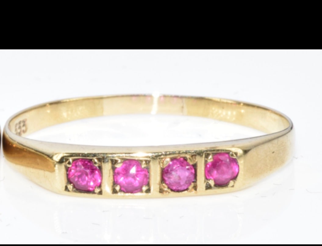 333 Gold Ring Set With Natural Rubies, 1.2g K/M: Title: 333 Gold Ring Set With Natural Rubies, 1.2g K/M Description: 8 ct gold ring with natural rubies, 1.2 g Size L/ M Mark inside Delivery - £5 Condition: Used Delivery option: