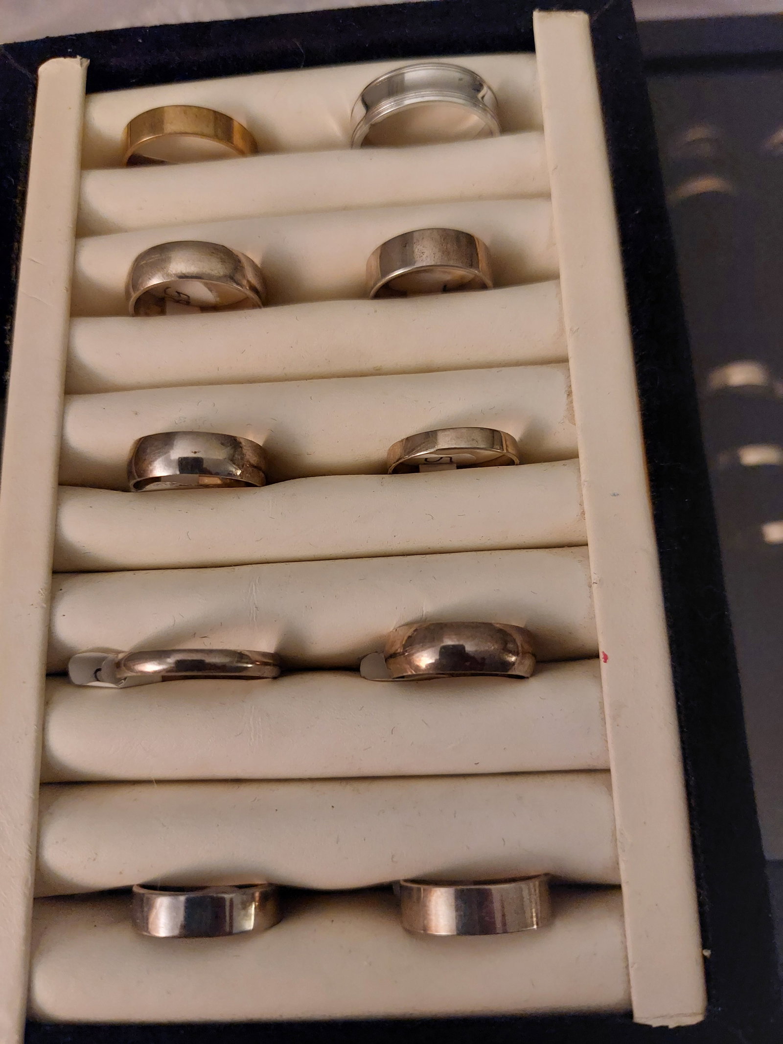 Collection of 10 Ex Display Rings RRP Circa £1000: Title: Collection of 10 Ex Display Rings RRP Circa £1000 Description: 10 ex display rings RRP circa £1,000. Have been in storage so will need a clean. Stones are all high