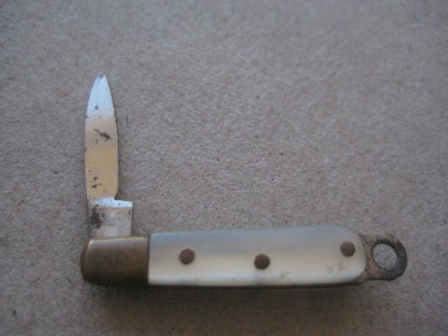 Miniature Mother of Pearl Hafted Steel Bladed Folding Fruit Knife - 2