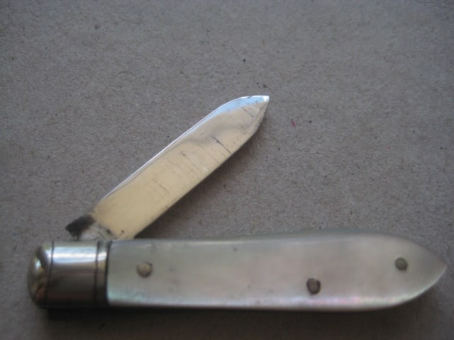George V Mother of Pearl Hafted Silver Bladed Folding Fruit Knife, Sheffield 1933 - 2