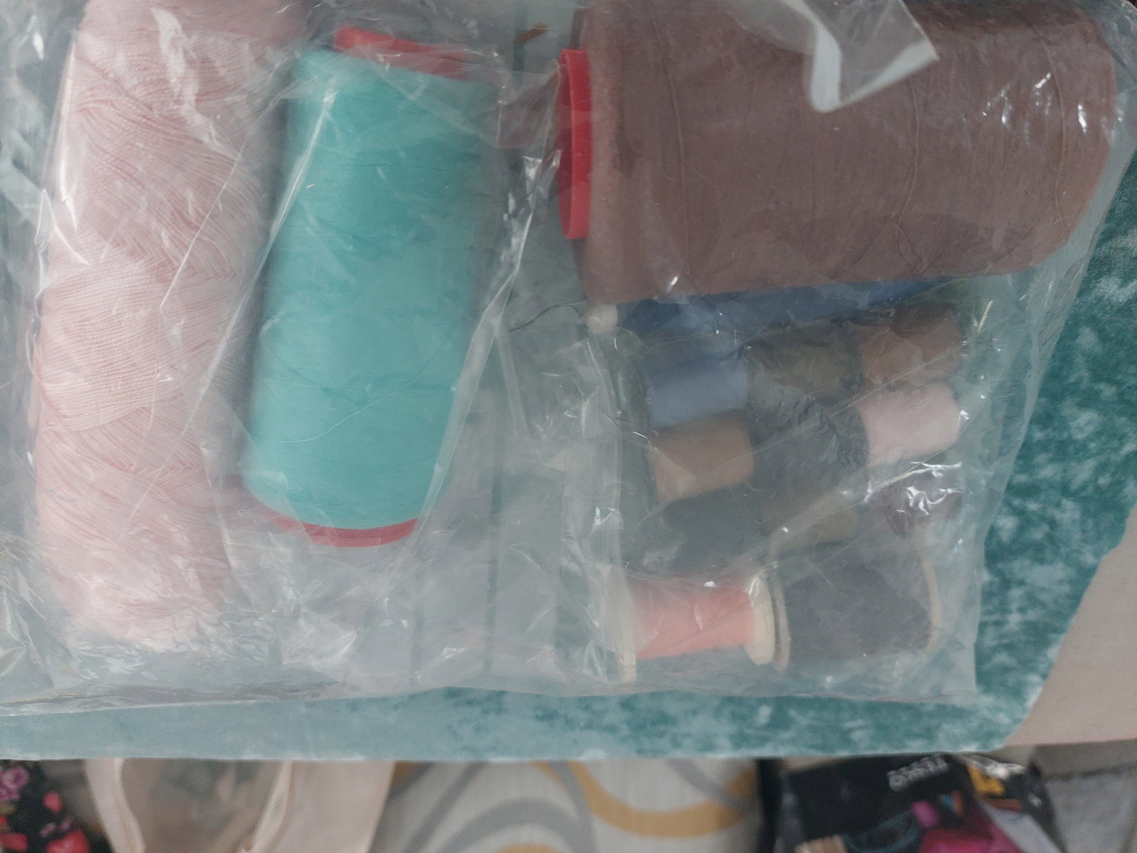 Bag of Vintage and Modern Cotton Reels - 5