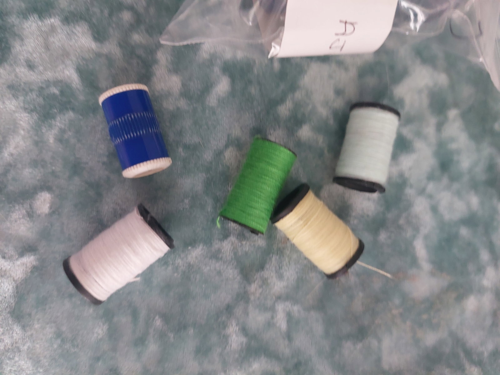 Bag of Vintage and Modern Cotton Reels - 6