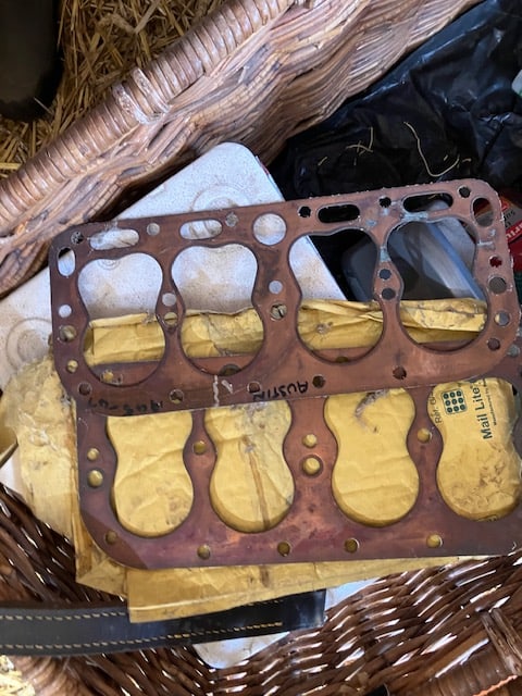 Austin 10 Basket and Austin Books - 6