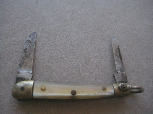 Mother of Pearl Hafted Twin Steel Bladed Folding Fruit Knife - 2