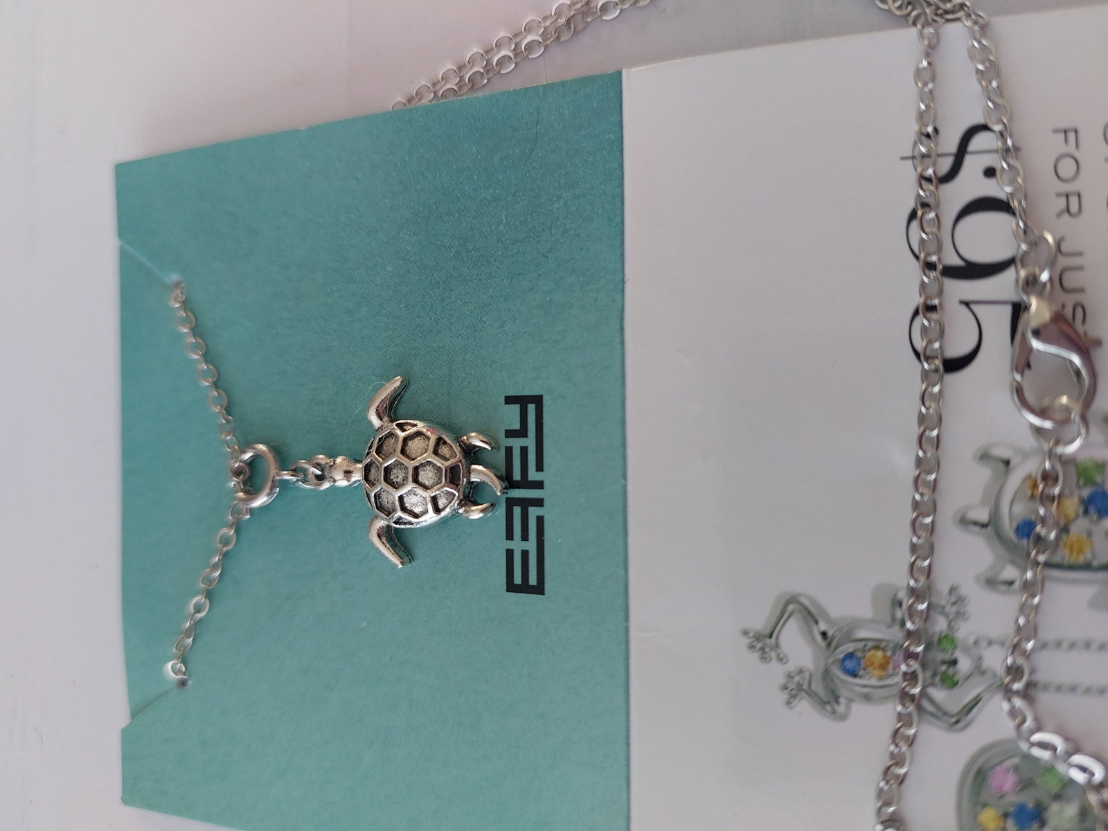 Pretty Turtle Pendant With Chain: Title: Pretty Turtle Pendant With Chain Description: Pretty turtle necklace pendant and chain. This has not been worn. Condition: New Delivery option: Collection & Delivery Location: ME13