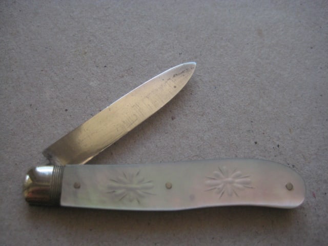 Victorian Mother of Pearl Hafted Silver Bladed Folding Fruit Knife - 2