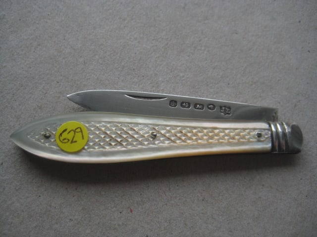 Victorian Mother of Pearl Hafted Cased Silver Bladed Folding Fruit Knife and Fork - 10