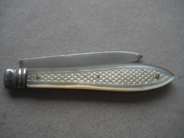 Victorian Mother of Pearl Hafted Cased Silver Bladed Folding Fruit Knife and Fork - 11