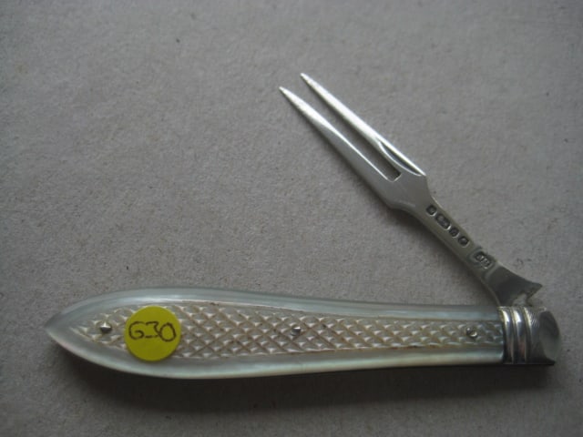 Victorian Mother of Pearl Hafted Cased Silver Bladed Folding Fruit Knife and Fork - 12