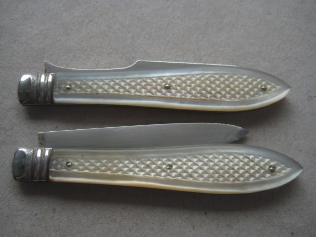 Victorian Mother of Pearl Hafted Cased Silver Bladed Folding Fruit Knife and Fork - 16