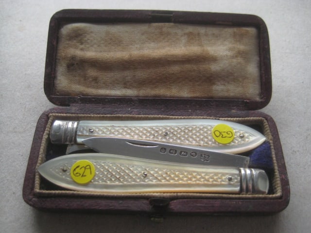 Victorian Mother of Pearl Hafted Cased Silver Bladed Folding Fruit Knife and Fork - 2