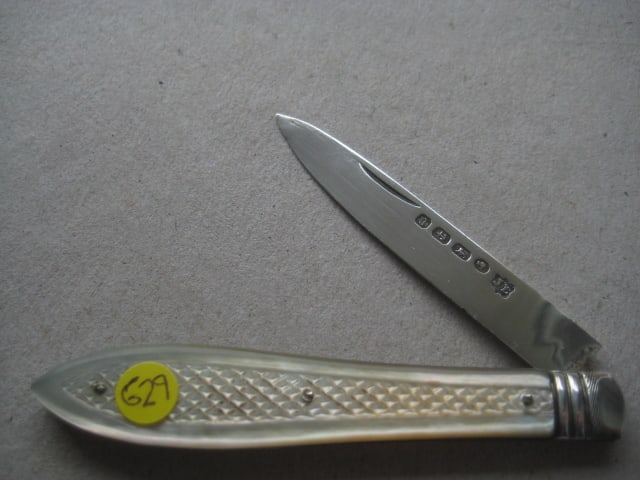 Victorian Mother of Pearl Hafted Cased Silver Bladed Folding Fruit Knife and Fork - 7