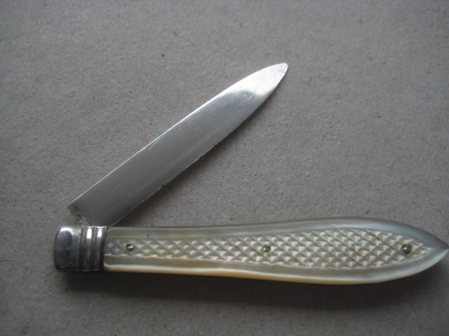 Victorian Mother of Pearl Hafted Cased Silver Bladed Folding Fruit Knife and Fork - 8