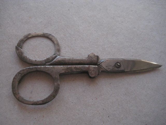 Vintage Folding Steel Scissors (1 of 4)
