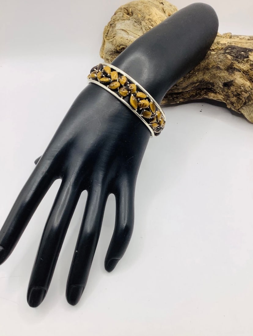 Stunning Vintage 925 Silver Tigers Eye Floral Vine Design Cuff Bangle 24.10g: Title: Stunning Vintage 925 Silver Tigers Eye Floral Vine Design Cuff Bangle 24.10g Description: Stunning Vintage 925 Silver Tigers Eye Floral Vine Design Cuff Bangle 
