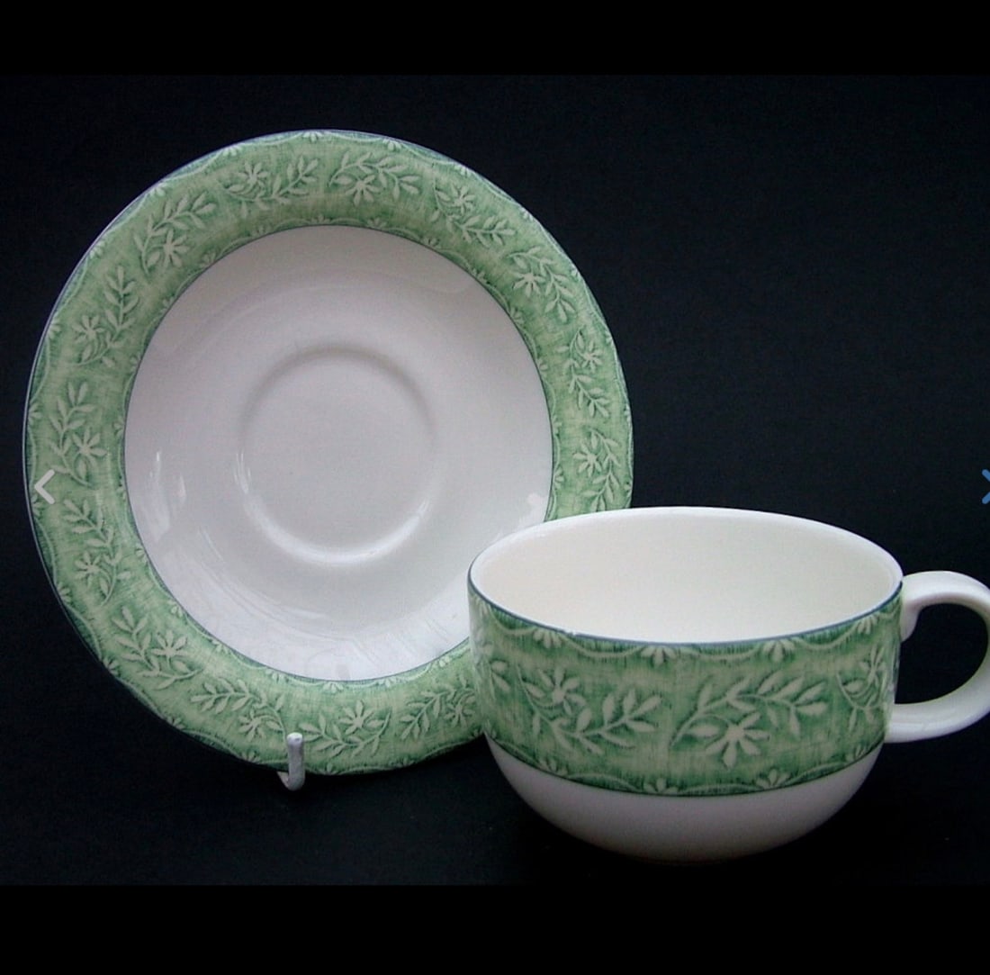 Royal Doulton Expressions - Linen Leaf - Tea Set x 8 New: Title: Royal Doulton Expressions - Linen Leaf - Tea Set x 8 New Description: Brand new Royal Doulton tea set with eight cups and saucers. Condition: New