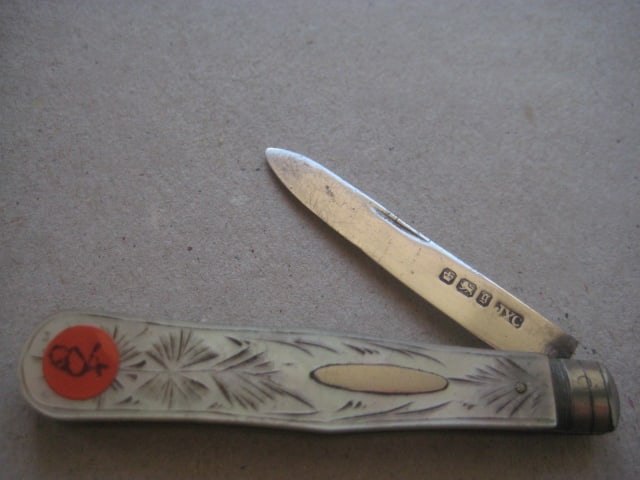 Victorian Mother of Pearl Hafted Silver Bladed Folding Fruit Knife, Sheffield 1899: Title: Victorian Mother of Pearl Hafted Silver Bladed Folding Fruit Knife, Sheffield 1899 Description: Victorian Mother of Pearl Hafted Silver Bladed Folding Fruit Knife. Hallmarke