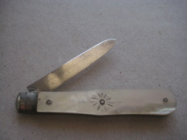 Victorian Mother of Pearl Hafted Silver Bladed Folding Fruit Knife, Sheffield 1899 - 2