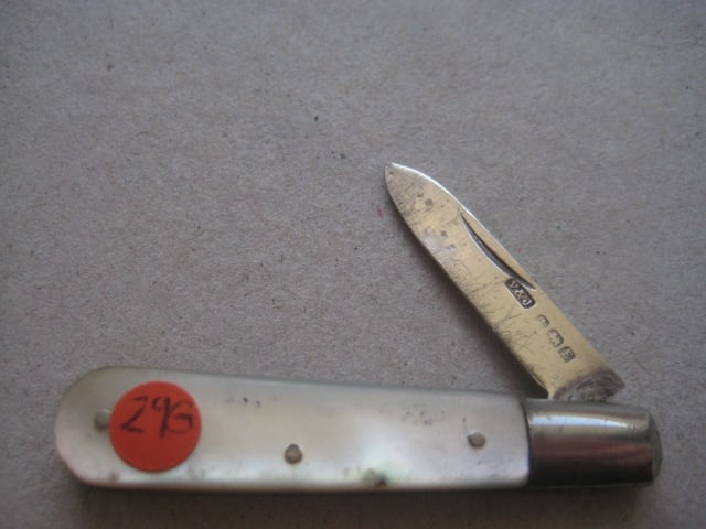 George V Mother of Pearl Hafted Silver Bladed Folding Fruit Knife, Birmingham 1929: Title: George V Mother of Pearl Hafted Silver Bladed Folding Fruit Knife, Birmingham 1929 Description: George V Mother of Pearl Hafted Silver Bladed Folding Fruit Knife. Hallmarked for