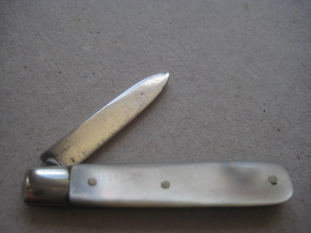 George V Mother of Pearl Hafted Silver Bladed Folding Fruit Knife, Sheffield 1917 - 2