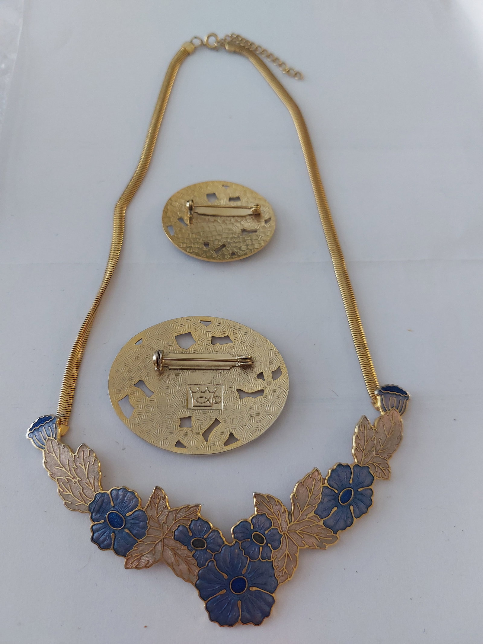Crown and Fish Jewellery Set - 5 Pieces - 2