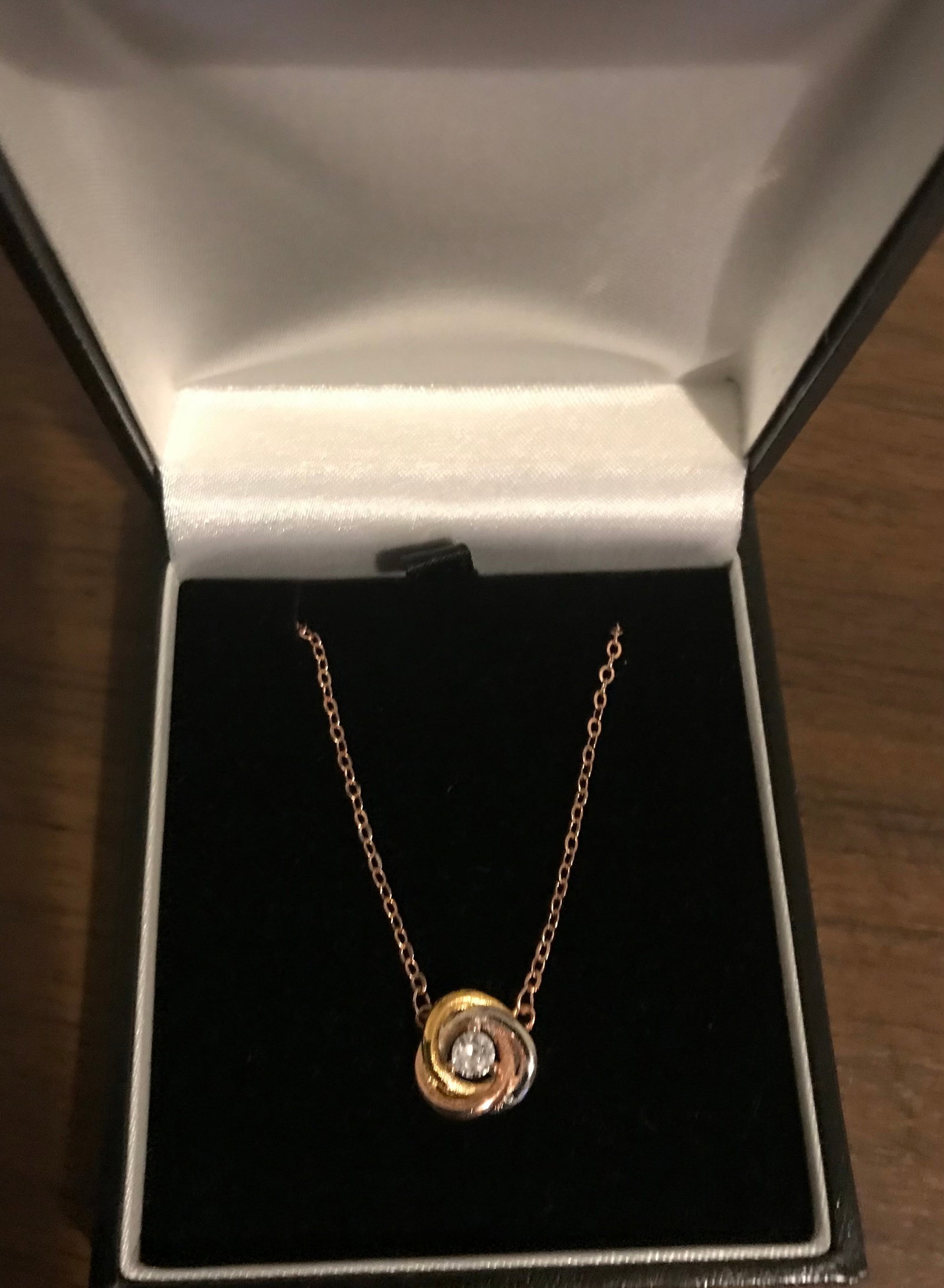 Beautiful Gold Plated Over 925 Sterling Silver Pendant Necklace Brand New: Title: Beautiful Gold Plated Over 925 Sterling Silver Pendant Necklace Brand New Description: Very nice necklace rose gold over sterling silver. The pendant is a tri-colour design with a bright cubic