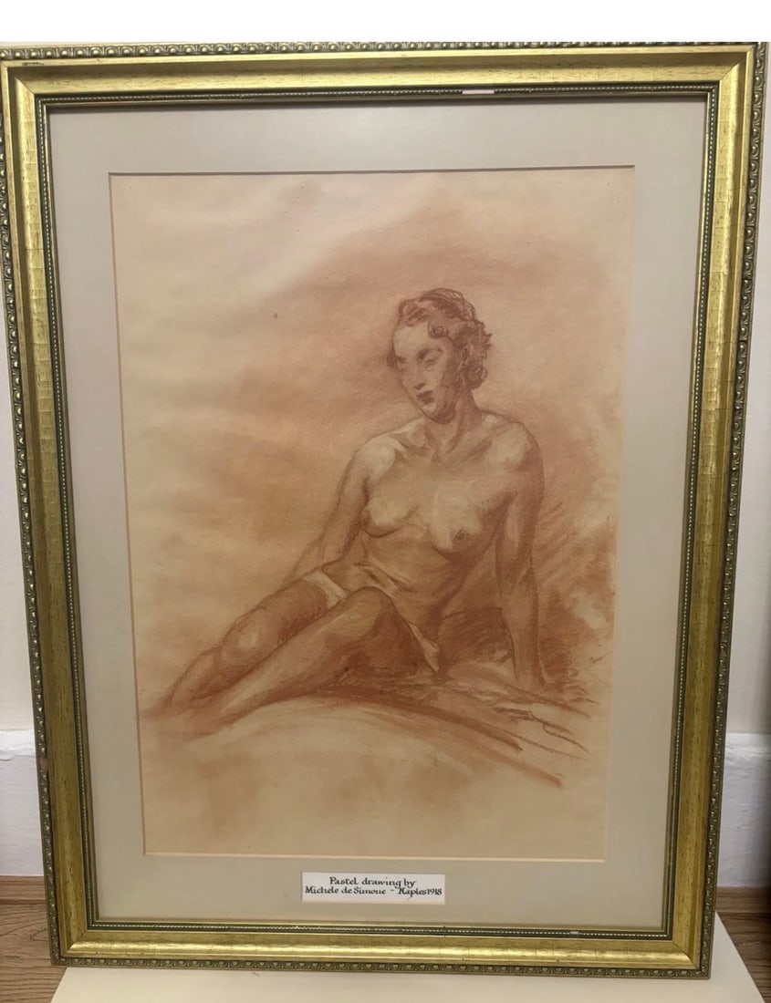 Michele de Simone “Seated Nude” Pencil and Pastel: Title: Michele de Simone “Seated Nude” Pencil and Pastel Description: Pencil and Pastel Works on Paper Signed and dated 1918 Gold vintage frame and glazed 48 x 62 cm Delivery