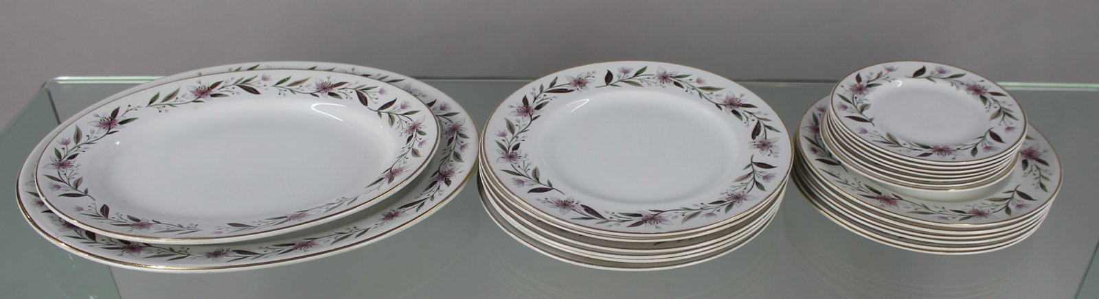 Chinastyle Simpson Potteries Naples Part Dinner Service - 2