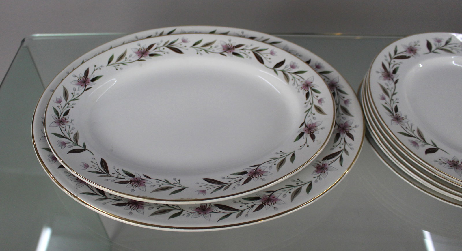 Chinastyle Simpson Potteries Naples Part Dinner Service - 3