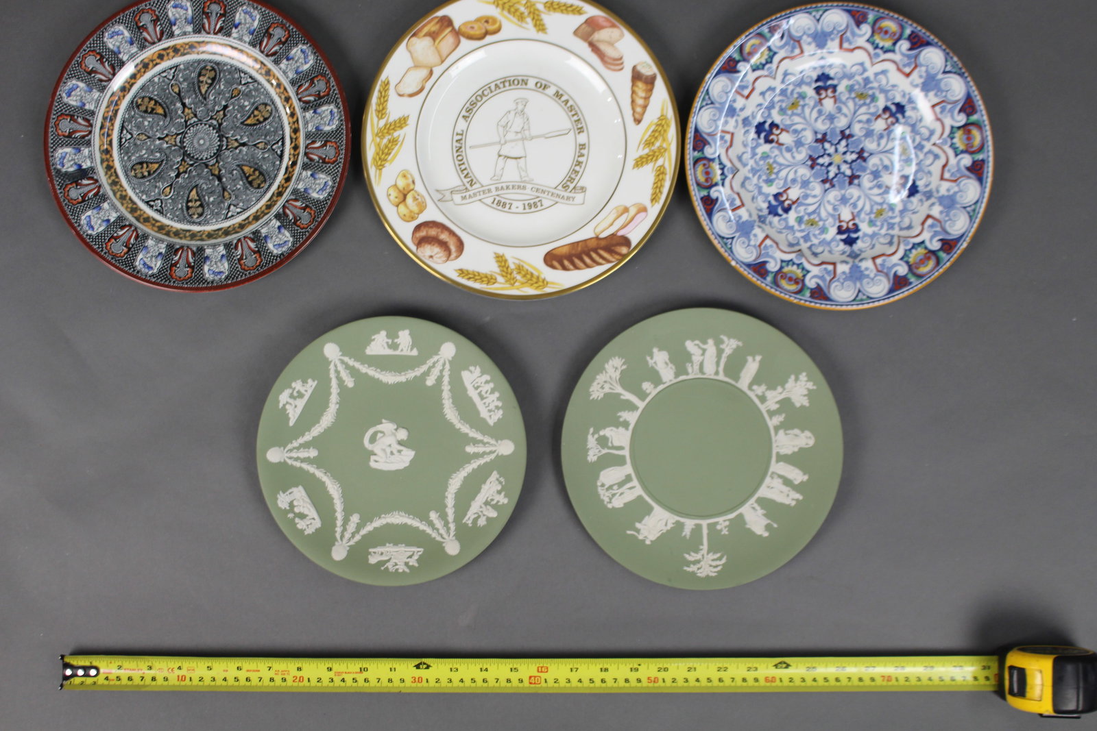 Collection of 5 Wedgwood Cabinet Plates - 2