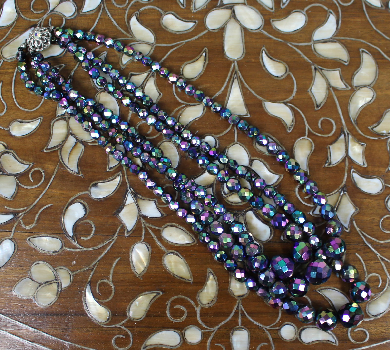 Vintage Triple-Strand Aurora Borealis Faceted Glass Bead Lustre Necklace - 10