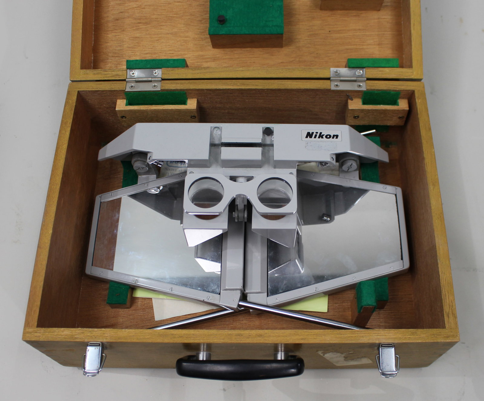 Vintage Nikon optical instrument in fitted wooden carrying case. - 2
