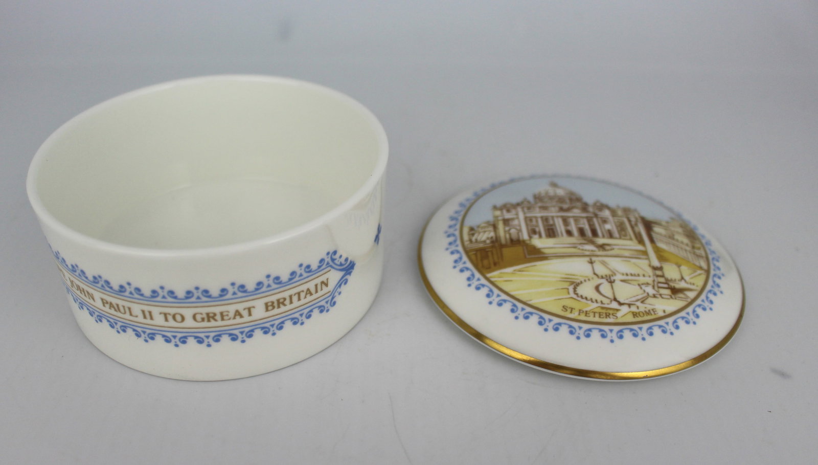Royal Worcester St Peter's Rome Lidded Circular Box - 5