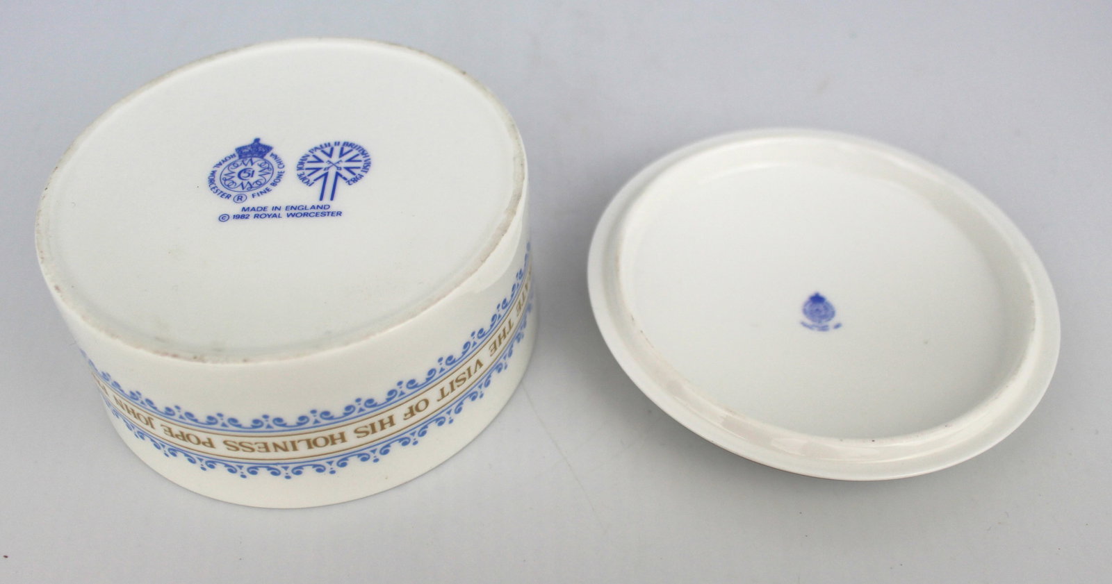 Royal Worcester St Peter's Rome Lidded Circular Box - 7