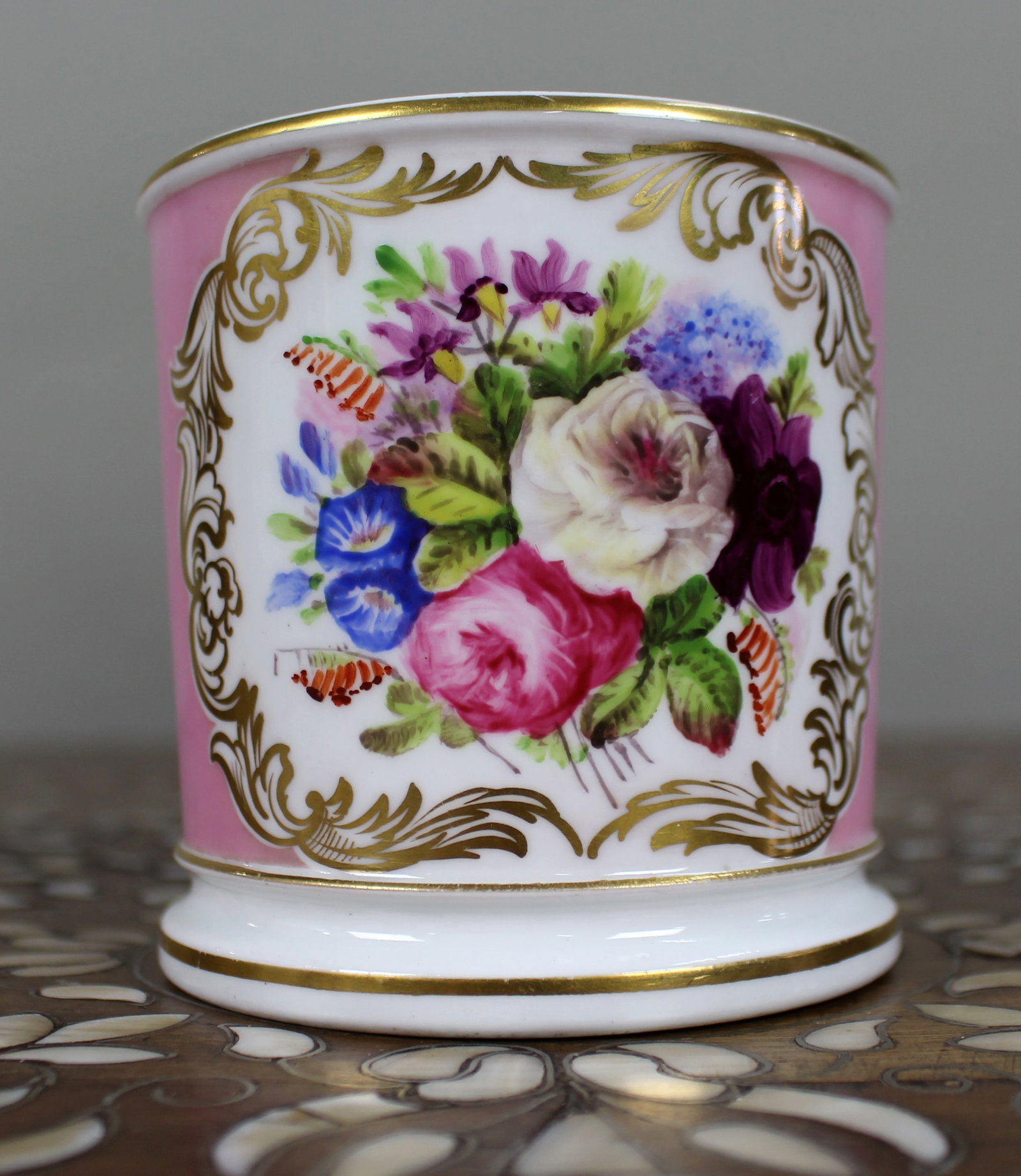 Mid-19th Century Grainger Worcester Porcelain Tankard – Rose Pompadour Ground - 2