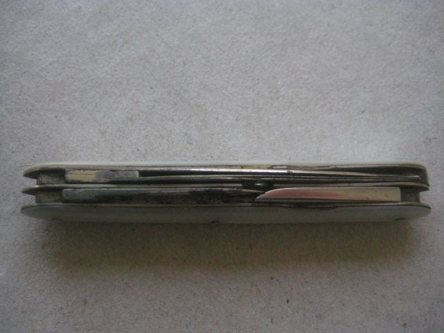 Antique French Mother of Pearl Hafted Multi-Bladed Penknife, c1900 - 5