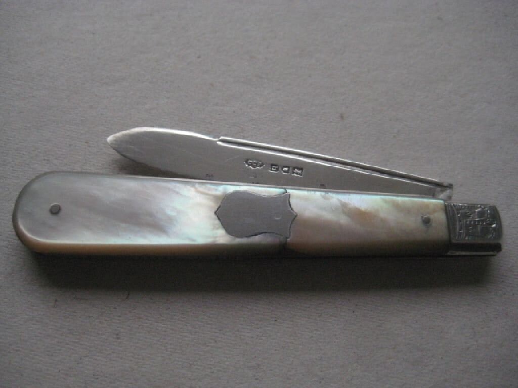Rare Edwardian Mother of Pearl Hafted Silver Bladed Folding Fruit Knife, London 1903 - 8