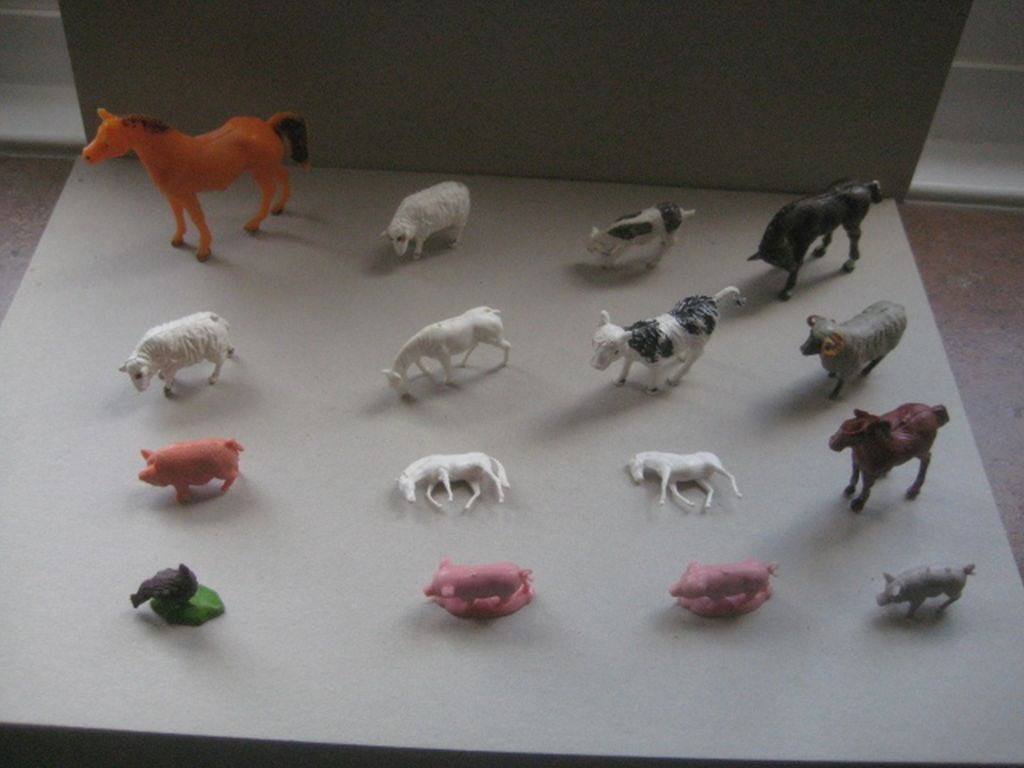 A Group of 16 Vintage Plastic Farm Animals - 2