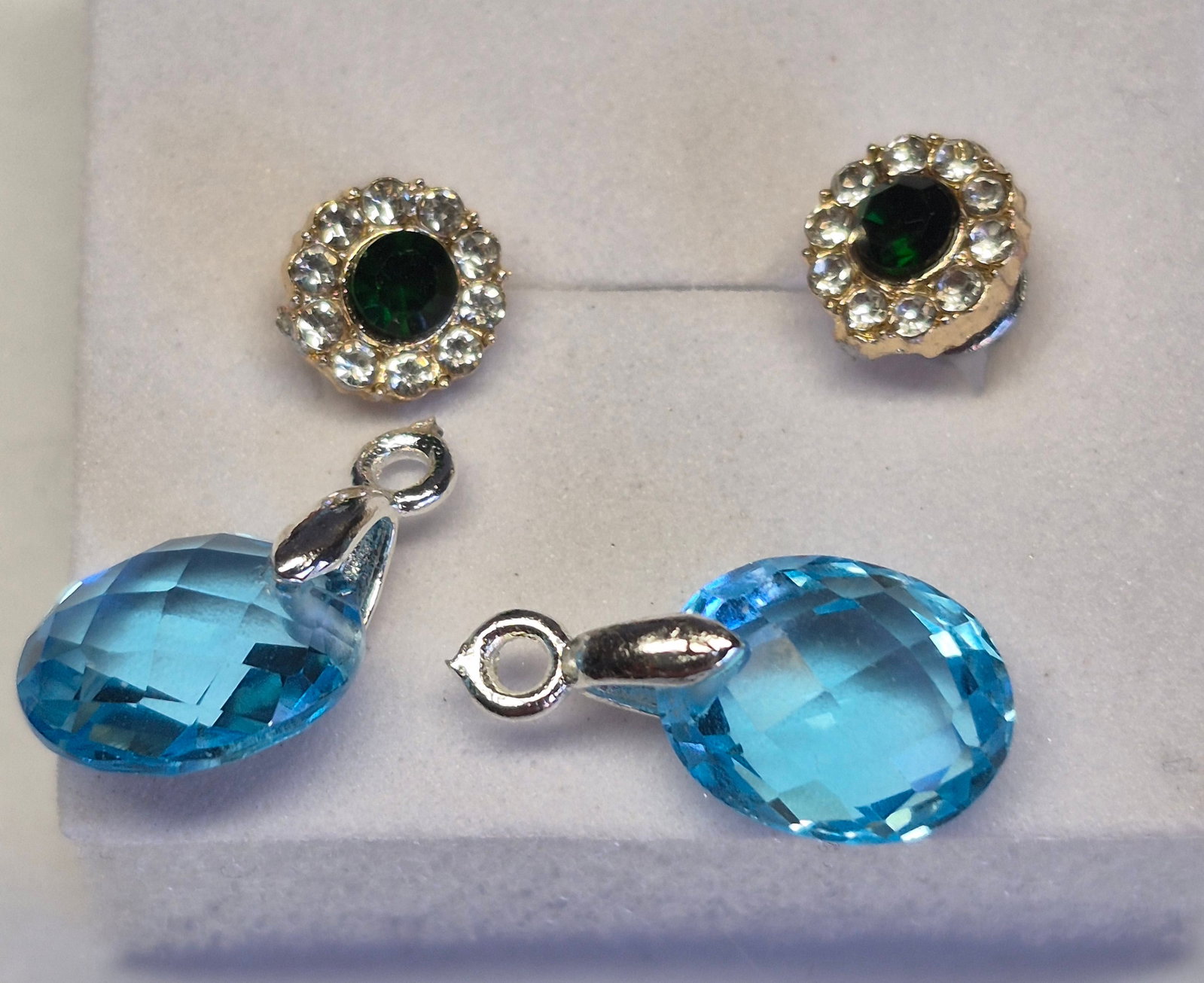 Natural Blue Topaz Convertible Drop Earrings – Two Styles in One – Silver Tone: Title: Natural Blue Topaz Convertible Drop Earrings – Two Styles in One – Silver Tone Description: Elegant convertible earrings featuring faceted natural Blue Topaz drop stones and